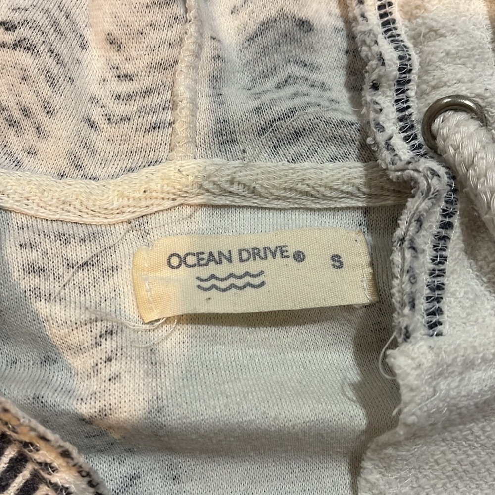 Beach-Material Hoodie - Picture 3 of 3